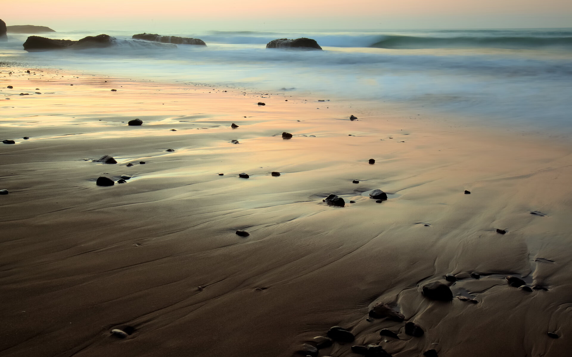 《跨界合作新亮点：电竞与时尚圈的时尚碰撞》，电子竞技多元跨界